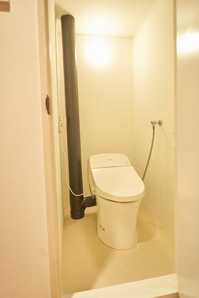 601:トイレはTOTOウォシュレット。もちろん温水洗浄便座です。